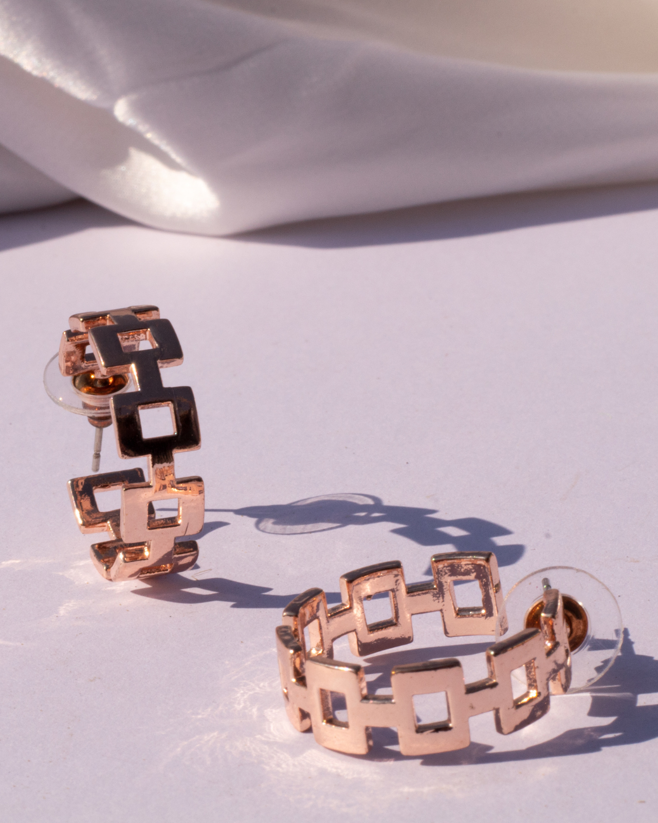 Utopia - Exquisite rose gold hoops